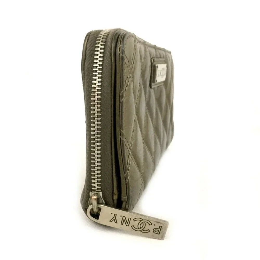 Auth Chanel Quilted Zip Around Long #20343C13 - Picture 2 of 11